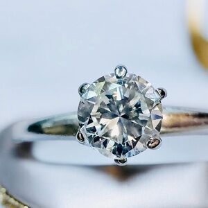 18K White Gold Genuine Natural Diamond Solitaire Engagement Ring (5.5)